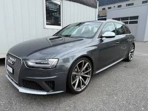 AUDI RS4 Avant 4.2 FSI V8 quattro S-tronic