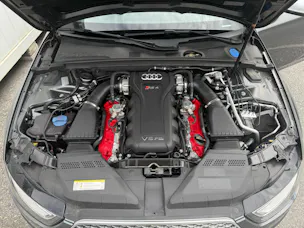 AUDI RS4 Avant 4.2 FSI V8 quattro S-tronic