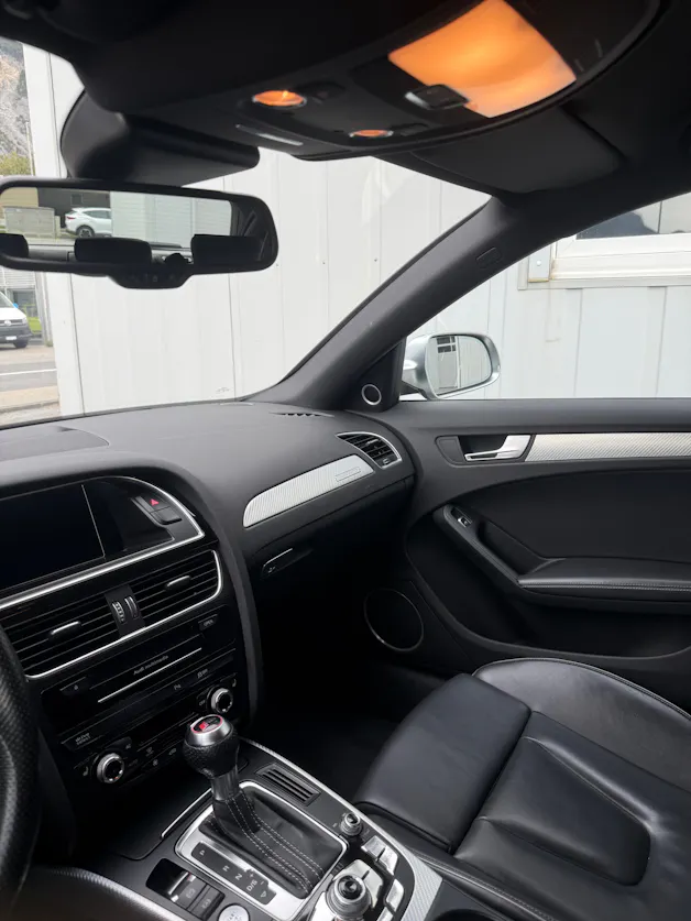 AUDI RS4 Avant 4.2 FSI V8 quattro S-tronic