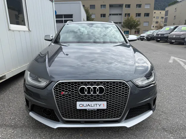 AUDI RS4 Avant 4.2 FSI V8 quattro S-tronic