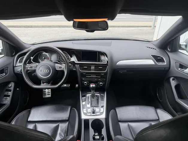AUDI RS4 Avant 4.2 FSI V8 quattro S-tronic