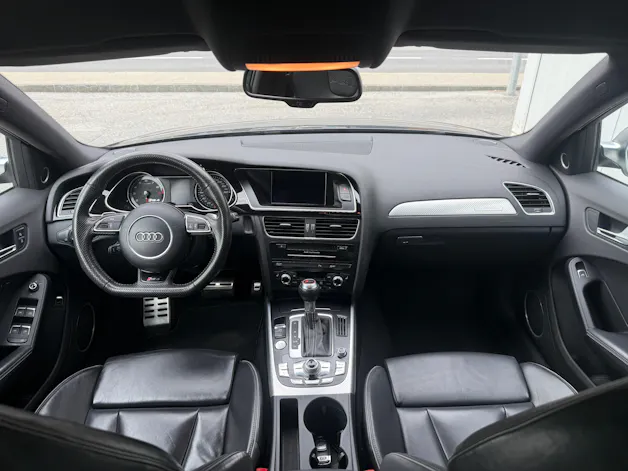 AUDI RS4 Avant 4.2 FSI V8 quattro S-tronic