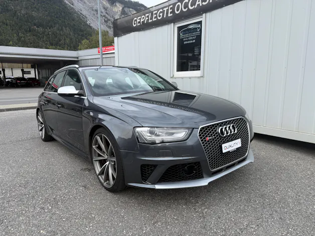 AUDI RS4 Avant 4.2 FSI V8 quattro S-tronic