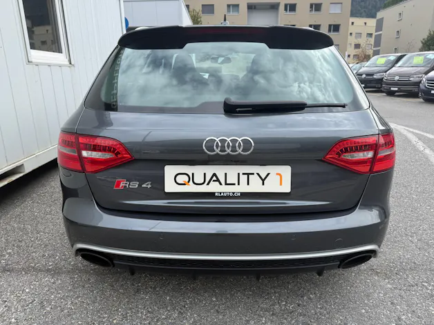 AUDI RS4 Avant 4.2 FSI V8 quattro S-tronic