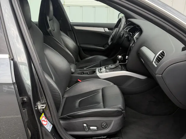 AUDI RS4 Avant 4.2 FSI V8 quattro S-tronic