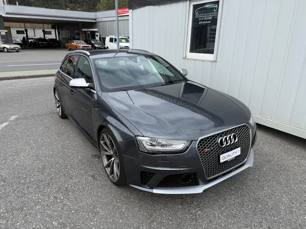 AUDI RS4 Avant 4.2 FSI V8 quattro S-tronic