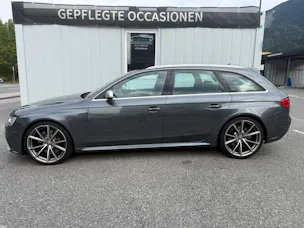 AUDI RS4 Avant 4.2 FSI V8 quattro S-tronic