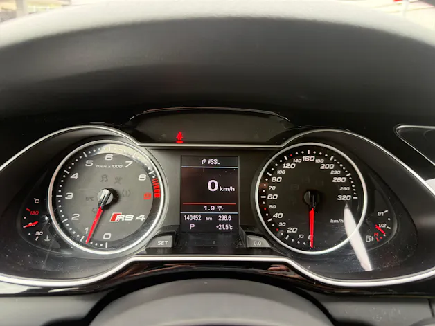 AUDI RS4 Avant 4.2 FSI V8 quattro S-tronic