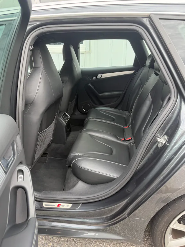 AUDI RS4 Avant 4.2 FSI V8 quattro S-tronic