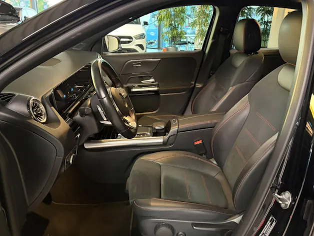 MERCEDES-BENZ GLA 200 AMG Line 7G-DCT