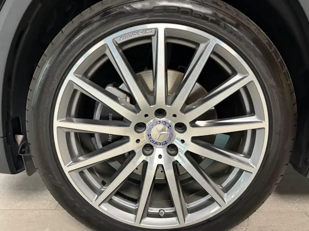 MERCEDES-BENZ GLA 200 AMG Line 7G-DCT