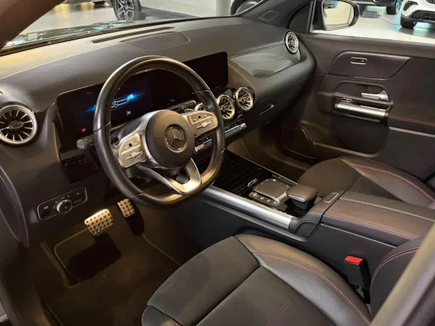 MERCEDES-BENZ GLA 200 AMG Line 7G-DCT