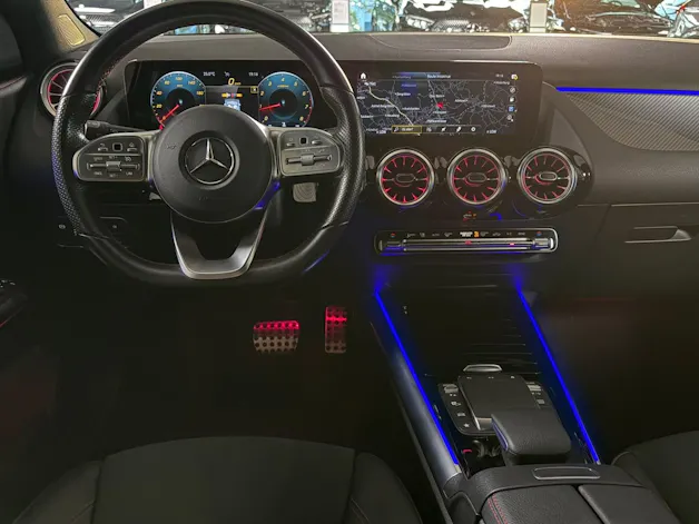 MERCEDES-BENZ GLA 200 AMG Line 7G-DCT