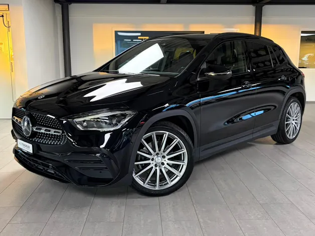 MERCEDES-BENZ GLA 200 AMG Line 7G-DCT