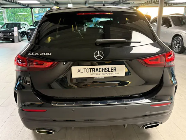 MERCEDES-BENZ GLA 200 AMG Line 7G-DCT