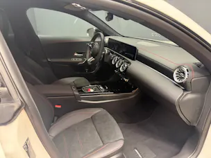 MERCEDES-BENZ CLA 250 4M - SB - AMG / DISTRONIC / Rückfahrkamera / Memory / Multibeam LED