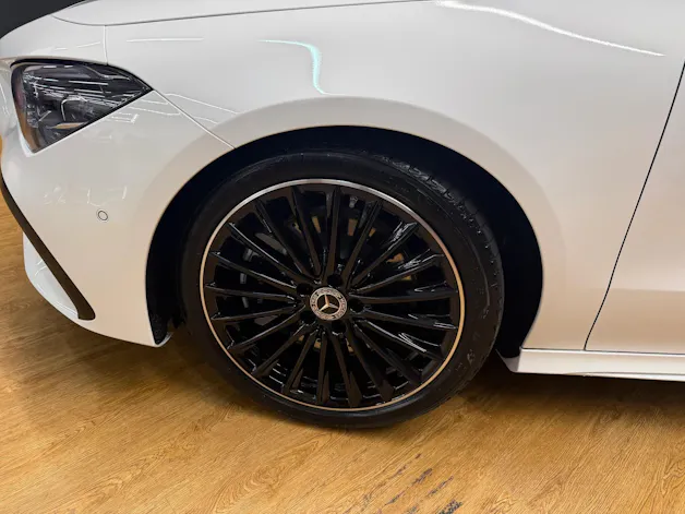 MERCEDES-BENZ CLA 250 4M - SB - AMG / DISTRONIC / Rückfahrkamera / Memory / Multibeam LED