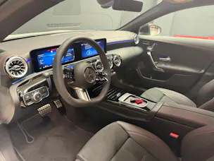 MERCEDES-BENZ CLA 250 4M - SB - AMG / DISTRONIC / Rückfahrkamera / Memory / Multibeam LED
