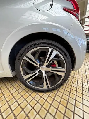 PEUGEOT 208 1.6 Turbo GTi