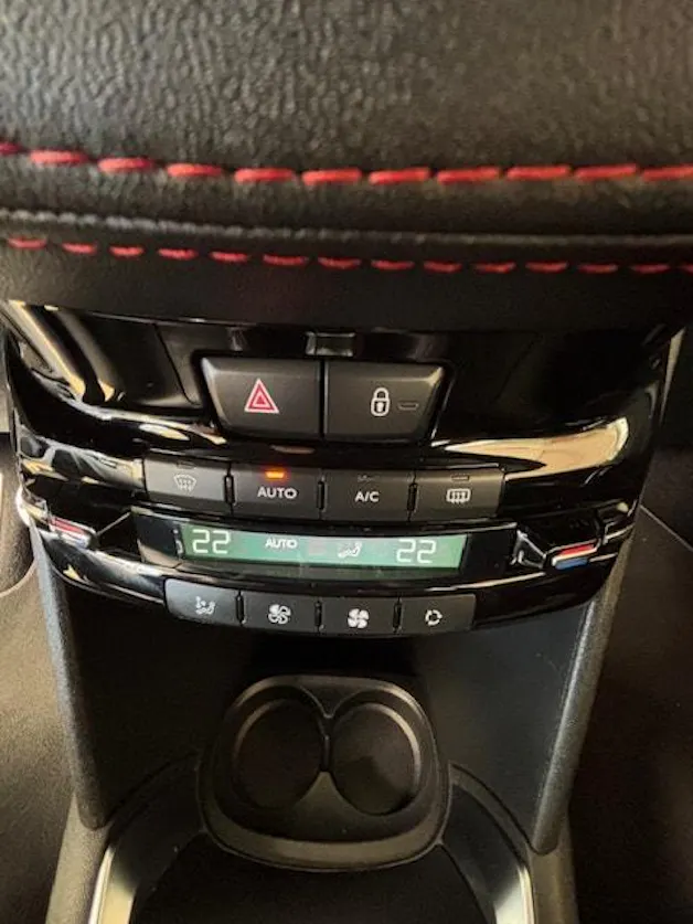 PEUGEOT 208 1.6 Turbo GTi