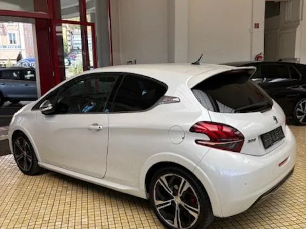 PEUGEOT 208 1.6 Turbo GTi