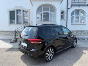 VW Touran 1.5 TSI Highline DSG R-LINE BLACK UND STYL / 48 MONATE WERK GARANTIE
