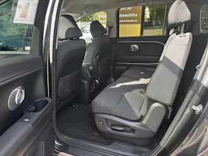 HYUNDAI Ioniq 9 110kWh Amplia 4WD