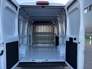 PEUGEOT Boxer 2.2 HDI 335 L2H2