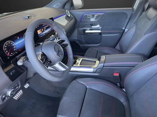 MERCEDES-BENZ GLA 200 Night Star 7G-D
