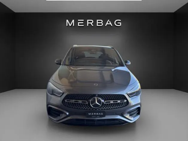 MERCEDES-BENZ GLA 200 Night Star 7G-D