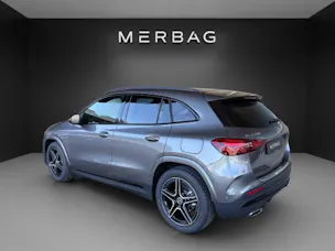 MERCEDES-BENZ GLA 200 Night Star 7G-D