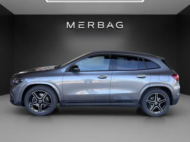 MERCEDES-BENZ GLA 200 Night Star 7G-D