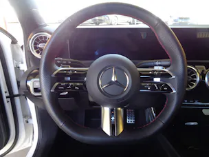 MERCEDES-BENZ A 250 4Matic 8G-DCT AMG Line