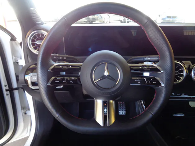 MERCEDES-BENZ A 250 4Matic 8G-DCT AMG Line