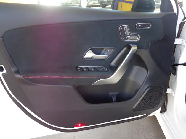 MERCEDES-BENZ A 250 4Matic 8G-DCT AMG Line