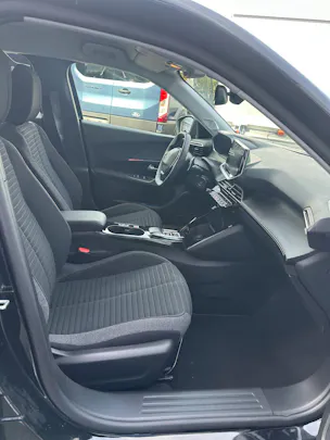 PEUGEOT 2008 1.2 PureTech 130 Active Pack