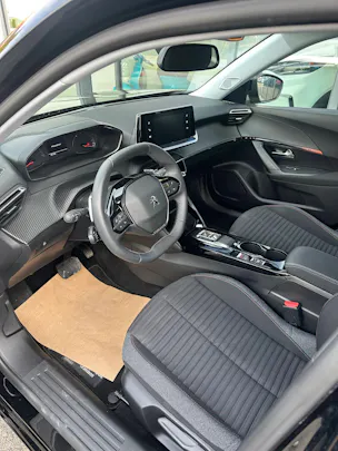 PEUGEOT 2008 1.2 PureTech 130 Active Pack
