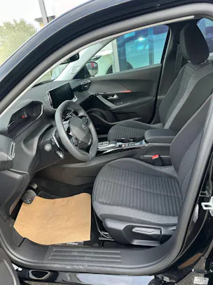 PEUGEOT 2008 1.2 PureTech 130 Active Pack