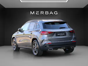 MERCEDES-BENZ GLA 250 4MATIC Swiss Star