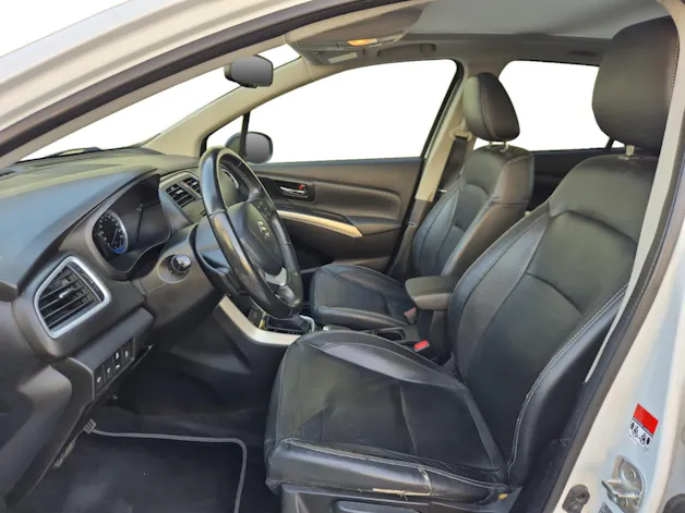 Suzuki SX4 S-Cross 1.6 TD PizSulai 4WD TCSS