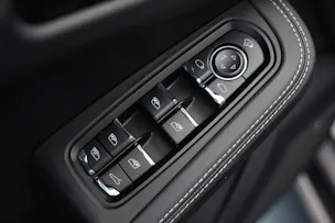 PORSCHE Macan GTS PDK *CH-Fahrzeug* *Panorama*