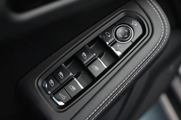 PORSCHE Macan GTS PDK *CH-Fahrzeug* *Panorama*