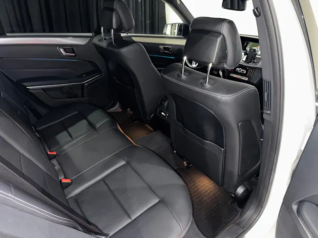 MERCEDES-BENZ E 220 CDI Avantgarde 7G-Tronic