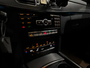 MERCEDES-BENZ E 220 CDI Avantgarde 7G-Tronic