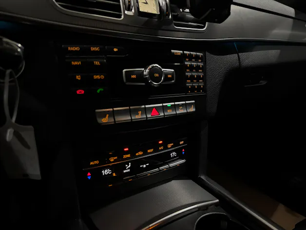MERCEDES-BENZ E 220 CDI Avantgarde 7G-Tronic