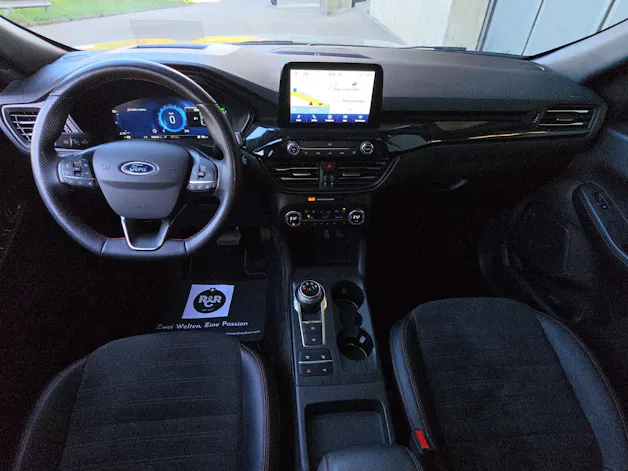 FORD Kuga 2.5 Hybrid ST-Line X 4x4