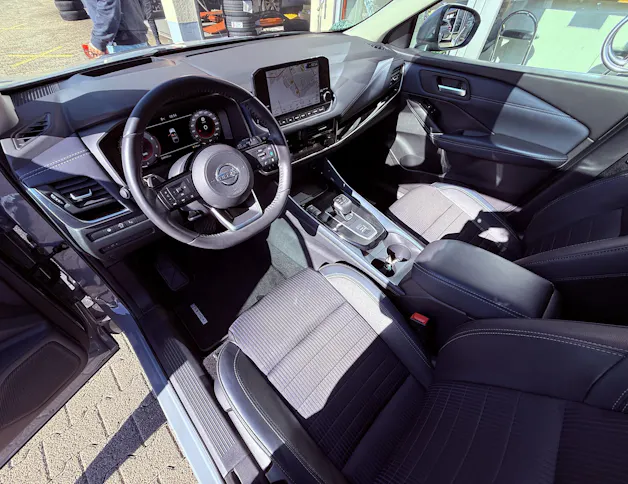 NISSAN Qashqai 1.3 DIG-T MHEV Premiere Edition Xtronic