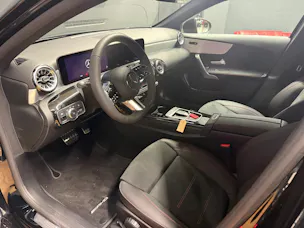 MERCEDES-BENZ A 200 - AMG - NightStar / DISTRONIC / 360 Grad Kamera