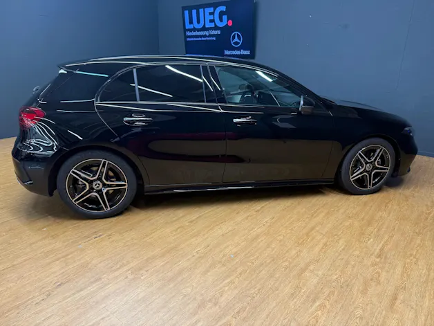 MERCEDES-BENZ A 200 - AMG - NightStar / DISTRONIC / 360 Grad Kamera