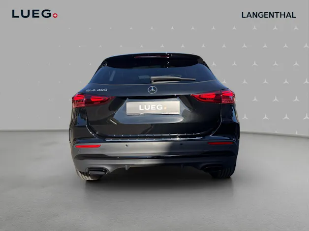 MERCEDES-BENZ GLA 200 Night Star 7G-DCT